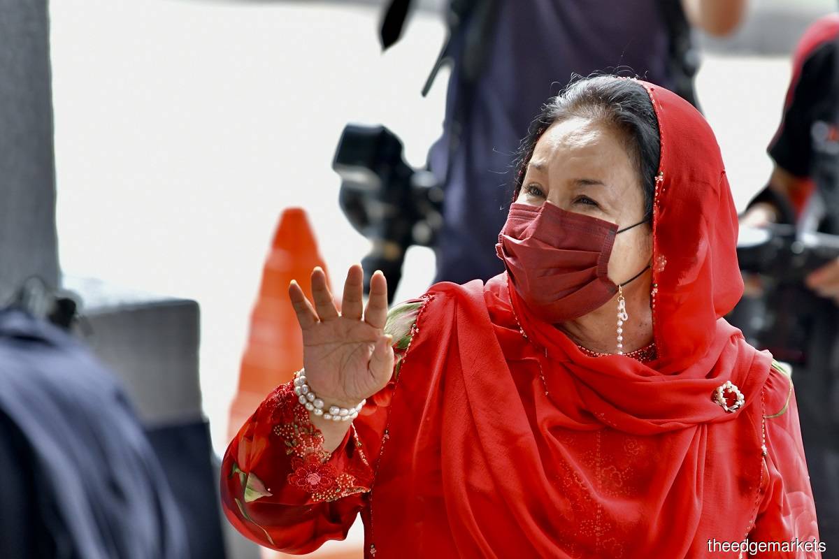 Rosmah (pictured) is charged with soliciting a RM187.5 million bribe out of the RM1.25 billion project for 369 rural schools in Sarawak, which was awarded to then Jepak Holdings Sdn Bhd managing director Saidi Abang Samsudin between January and April 2016 through her aide Datuk Rizal Mansor. (Photo by Sam Fong/The Edge)